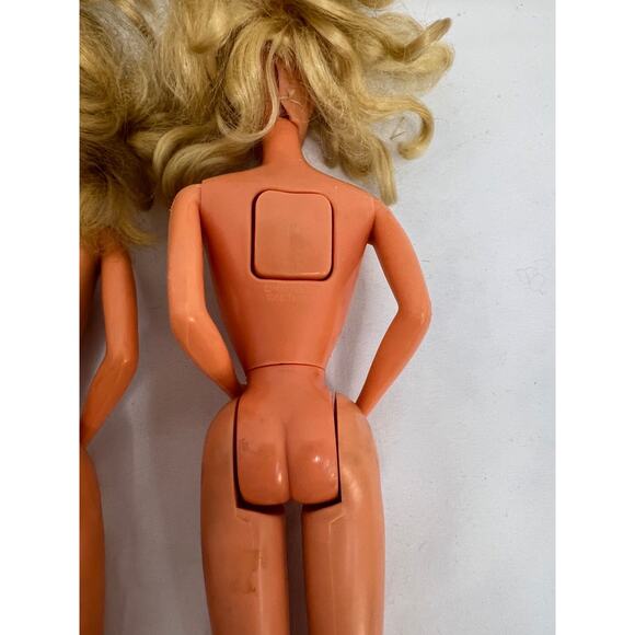 2 1966 Vintage Barbie Dolls with Push Button - Picture 5 of 9